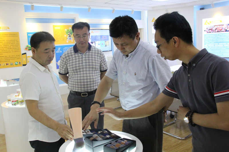 遼陽市委常委、常務副市長張震到遼聯集團調研指導