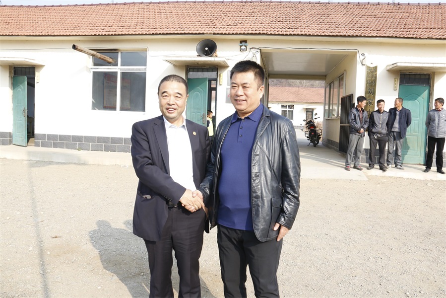 與鎮領導密切溝通.JPG 與鎮領導密切溝通.JPG