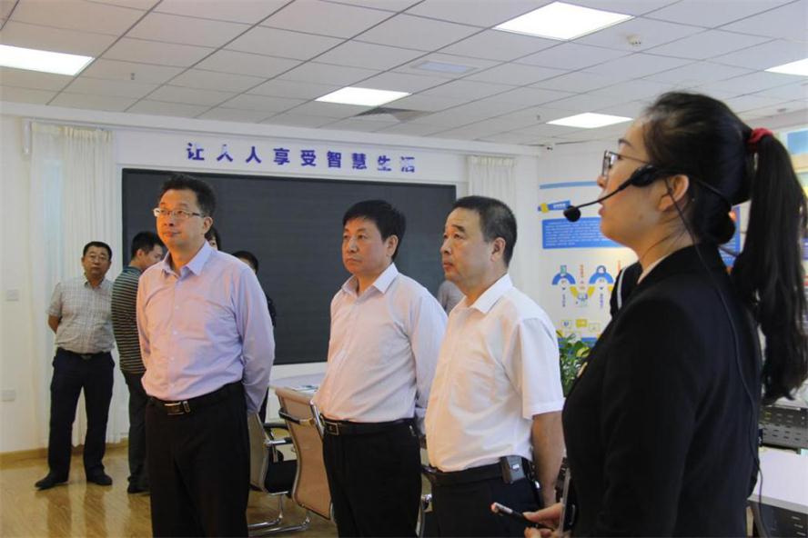 遼陽市何亞瓊副市長蒞臨遼聯電商調研.jpg 遼陽市何亞瓊副市長蒞臨遼聯電商調研.jpg