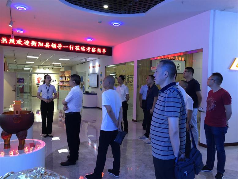 湖南省衡陽縣常務(wù)副縣長王蘇龍一行蒞臨遼聯(lián)集團(tuán)考察財(cái)源大數(shù)據(jù)項(xiàng)目